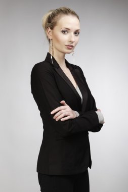 Güzel sarışın Bayan model poz