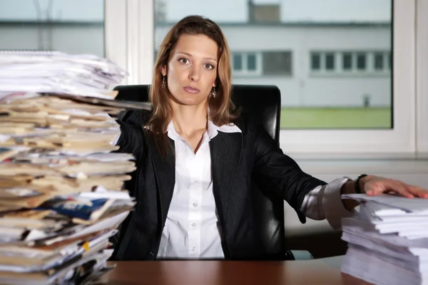 Señora en la oficina — Foto de Stock