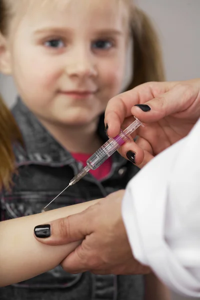 Vacinação infantil — Fotografia de Stock