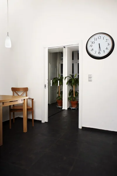 Interior moderno en apartamento europeo — Foto de Stock