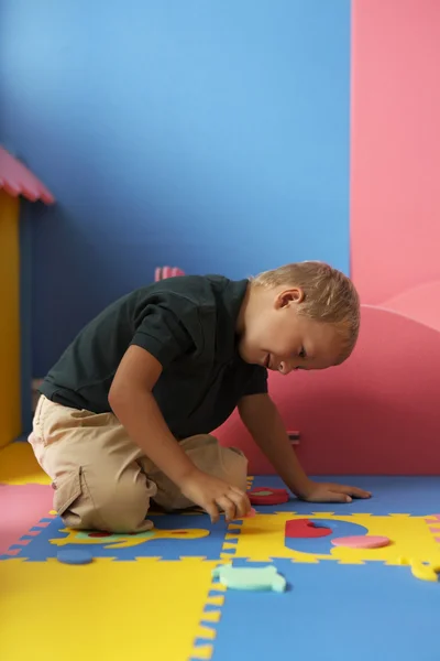 Kinder spielten — Stockfoto