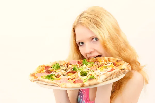 Les gens mangent des pizza — Photo