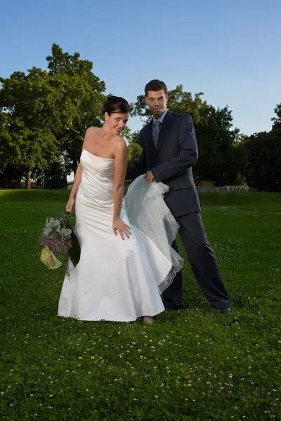 Beau couple de mariage — Photo