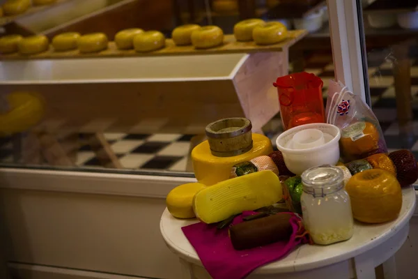 Selling cheese, Netherlands — Stock Photo, Image