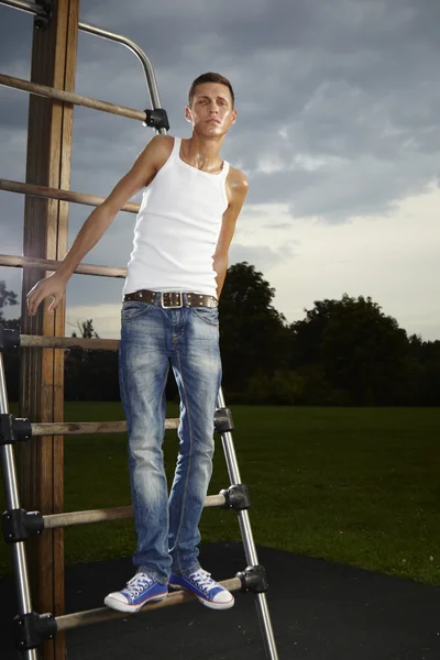 Exercising man outdoor — Stock Photo, Image