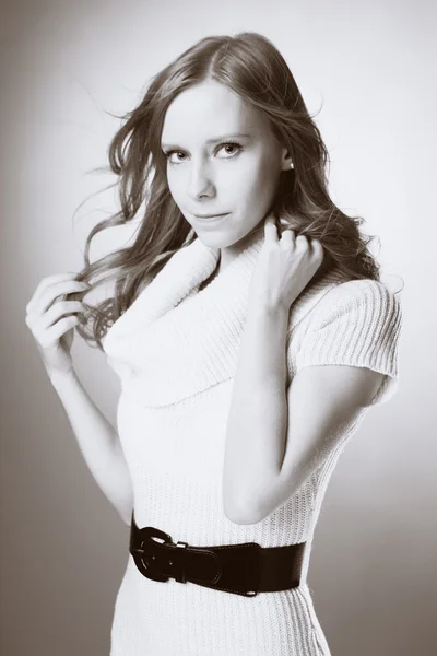 Girl posing in studio for portraits — Stock Photo, Image