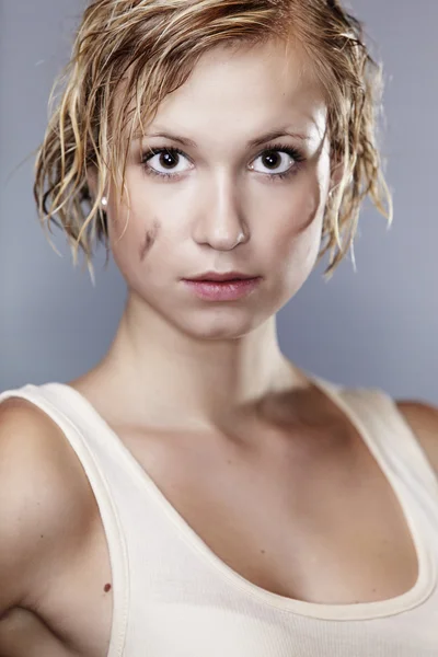 Dirty and wet hair blonde girl — Stock Photo, Image