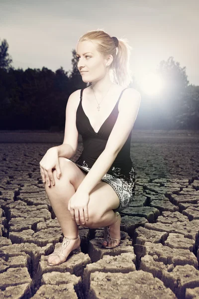 Girl in summer time on outdoor — Stock Photo, Image