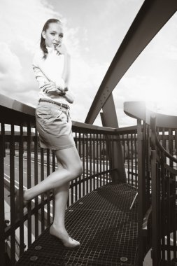 güzel bir kız Köprüsü