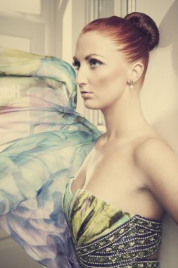 Güzel genç Dişileştirilmiş kadın