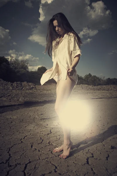 Young female model in summer time — Stock Photo, Image