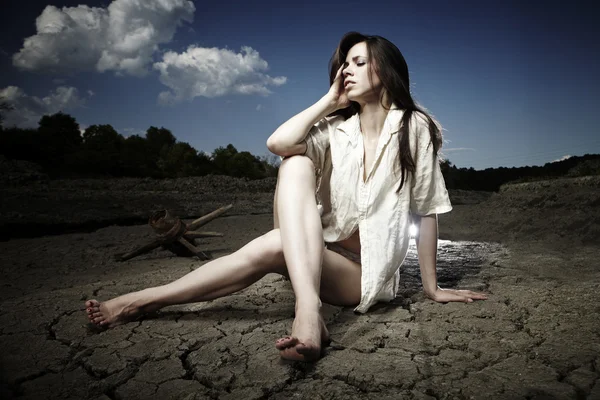 Young female model in summer time — Stock Photo, Image