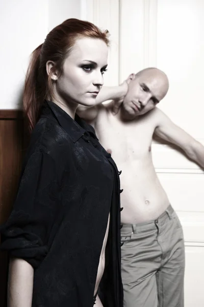 Couple posing in the sports gym — Stock Photo, Image