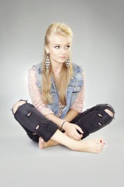 stüdyoda poz güzel sarışın Bayan