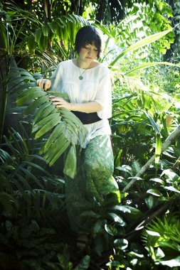 vahşi ormanda yaşayan