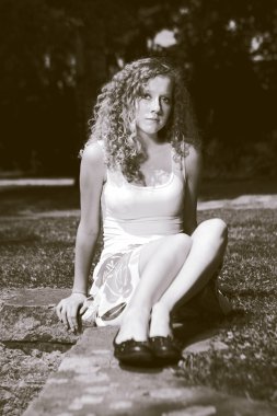 Kızıl saçlı Bayan yaz Park