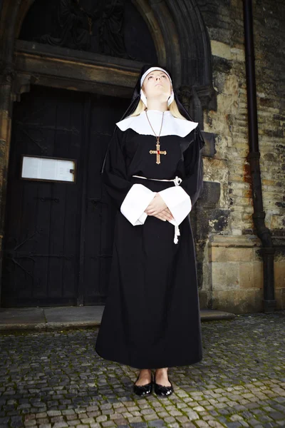 Preying nun — Stock Photo, Image