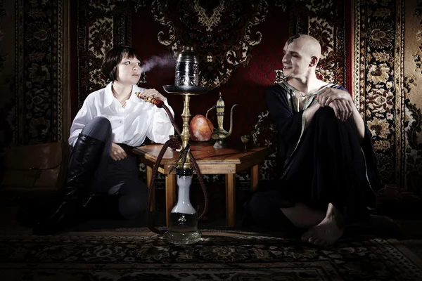 Cuplu dating în camera de ceai — Fotografie, imagine de stoc