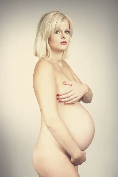 Nagie dziewczyny w ciąży — Zdjęcie stockowe