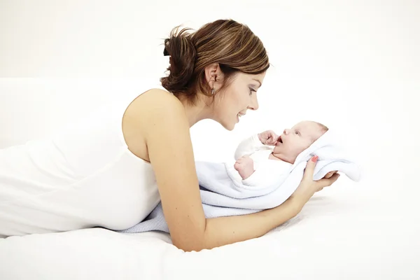 Mère avec son bébé — Photo