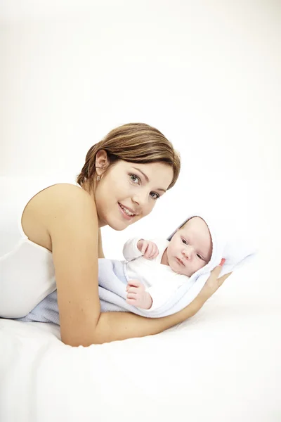 Madre con su bebé —  Fotos de Stock