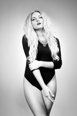 siyah ve beyaz tonlarda Güzellik