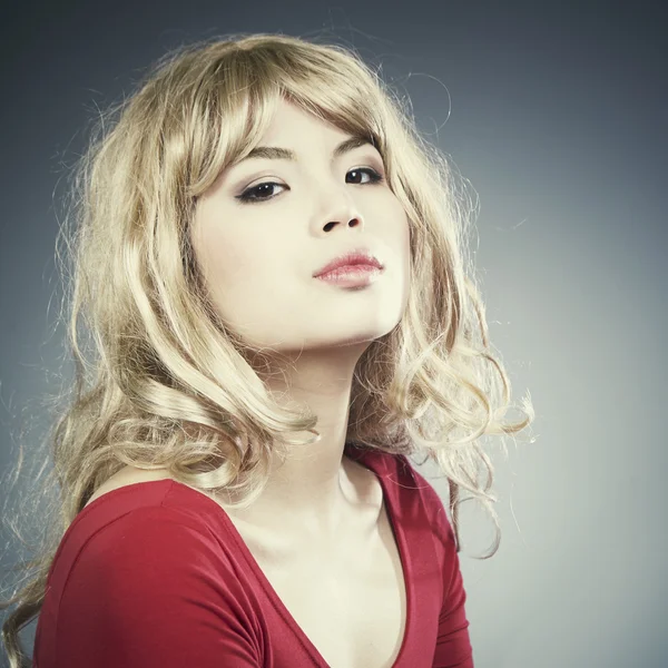 Sarışın peruk Asyalı güzel kadın — Stok fotoğraf