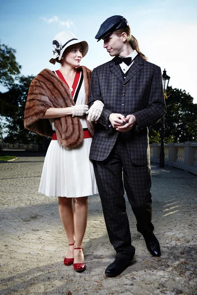 Walking vintage couple — Stock Photo, Image