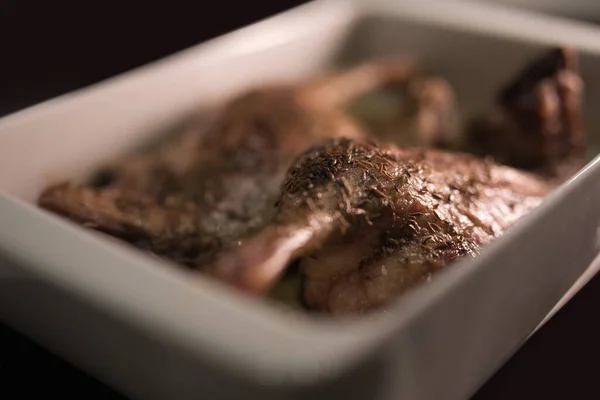 Taze Ördek Butları Fırında Yavaş Pişirildi — Stok fotoğraf