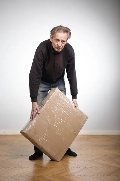 Ξεδιπλώνοντας Χάρτινο Κουτί Τρία Συρτάρια Από Ξύλο Απανωτές Στρώσεις — Φωτογραφία Αρχείου