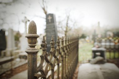 Klasik eski Hristiyan ve Yahudi mezarlığının ayrıntıları