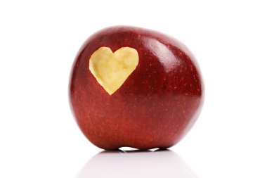 kalp simgesi olan Kırmızı elma