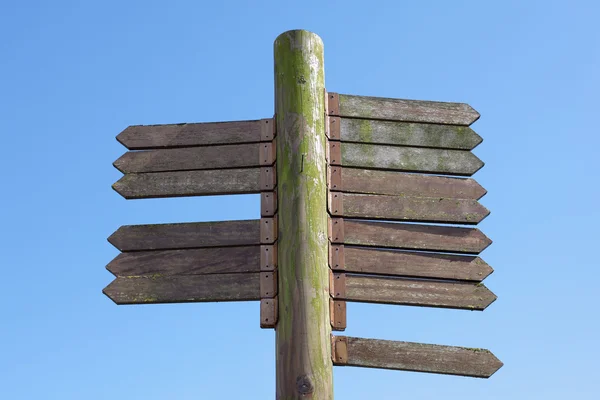 Blank wooden signpost — Stock Photo, Image