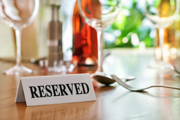 Restaurant reserved table sign — Stock Photo, Image