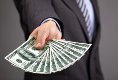 100 dolar faturaları holding