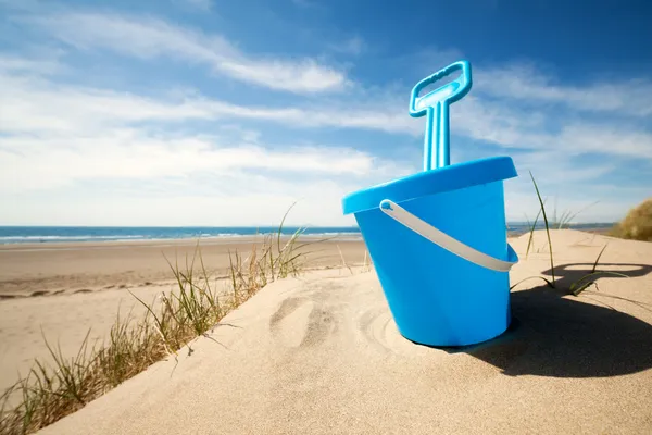 Beach bucket and spade — Stock Photo, Image