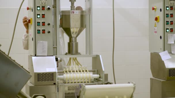 Martina Franca Ιταλία Οκτωβρίου 2021 Παραγωγή Ιταλικών Ζυμαρικών Ocrecchiette Από — Αρχείο Βίντεο