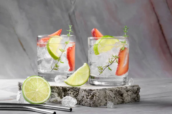 Cold Summer Strawberry Cocktail Mojito Margarita Daiquiri Two Glasses Fresh — Stock Photo, Image