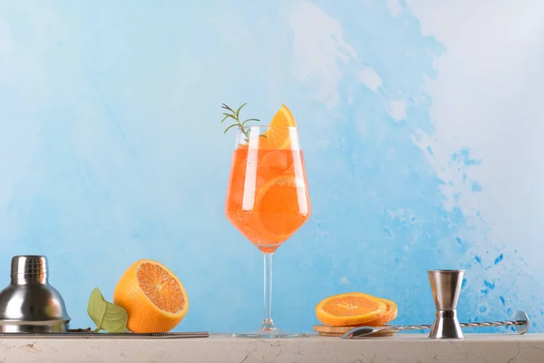 Classic Italian Aperitif Aperol Spritz Cocktail Wineglasses Ice Slice Orange — Photo