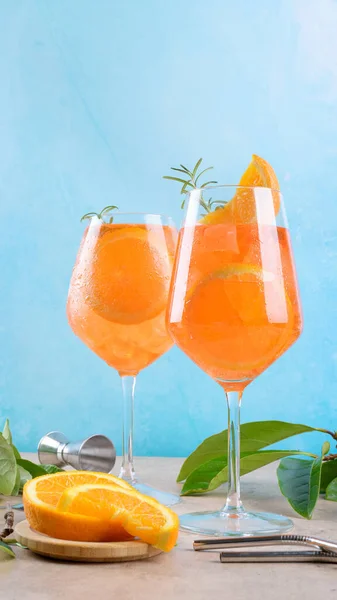 Classic Italian Aperitif Aperol Spritz Cocktail Two Wineglasses Ice Slice — стоковое фото