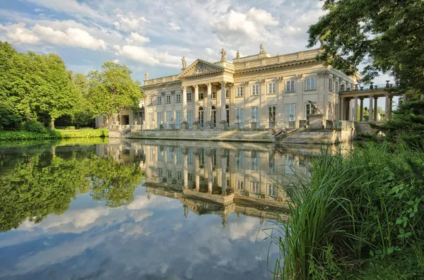 Palacio en Lazienki Park, Varsovia — Foto de Stock