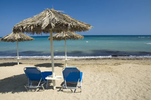 Loungers on the beach — Stock Photo, Image