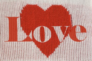 Kırmızı kalp ve yazıt