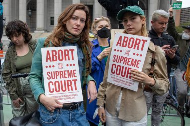 Foley Meydanı, New York, ABD 05-03-2022 protestocuları üzerinde 