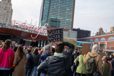 Barclays Center, Brooklyn, NY, ABD 05-03-2022 protestocuları üzerinde 