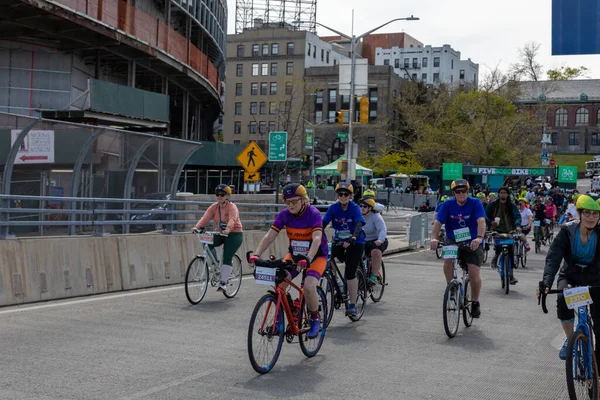 Bikers Participating Five Boro Bike Tour Staten Island New York — Stockfoto