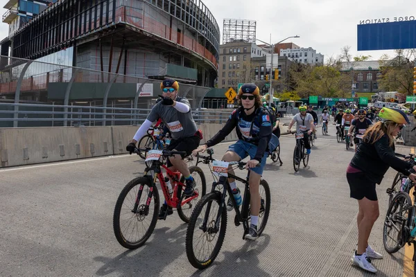 Rowerzyści Biorący Udział Trasie Rowerowej Five Boro Bike Staten Island Obrazy Stockowe bez tantiem