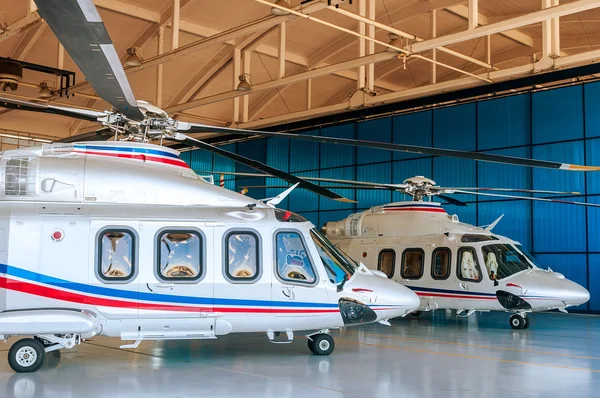 Helicopters in hangar — Stock Photo, Image