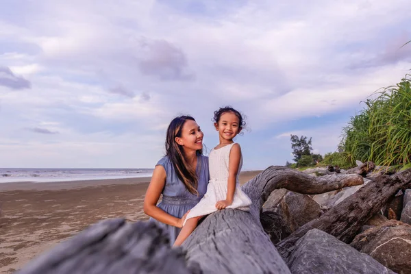 Familie Vrije Tijd Mensen Concept Portret Van Moeder Kind Hebben — Stockfoto