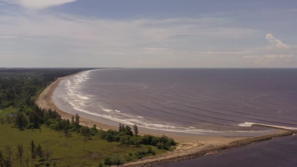Letecký Pohled Pláž Ústí Řeky Brunej Moři Číně — Stock video